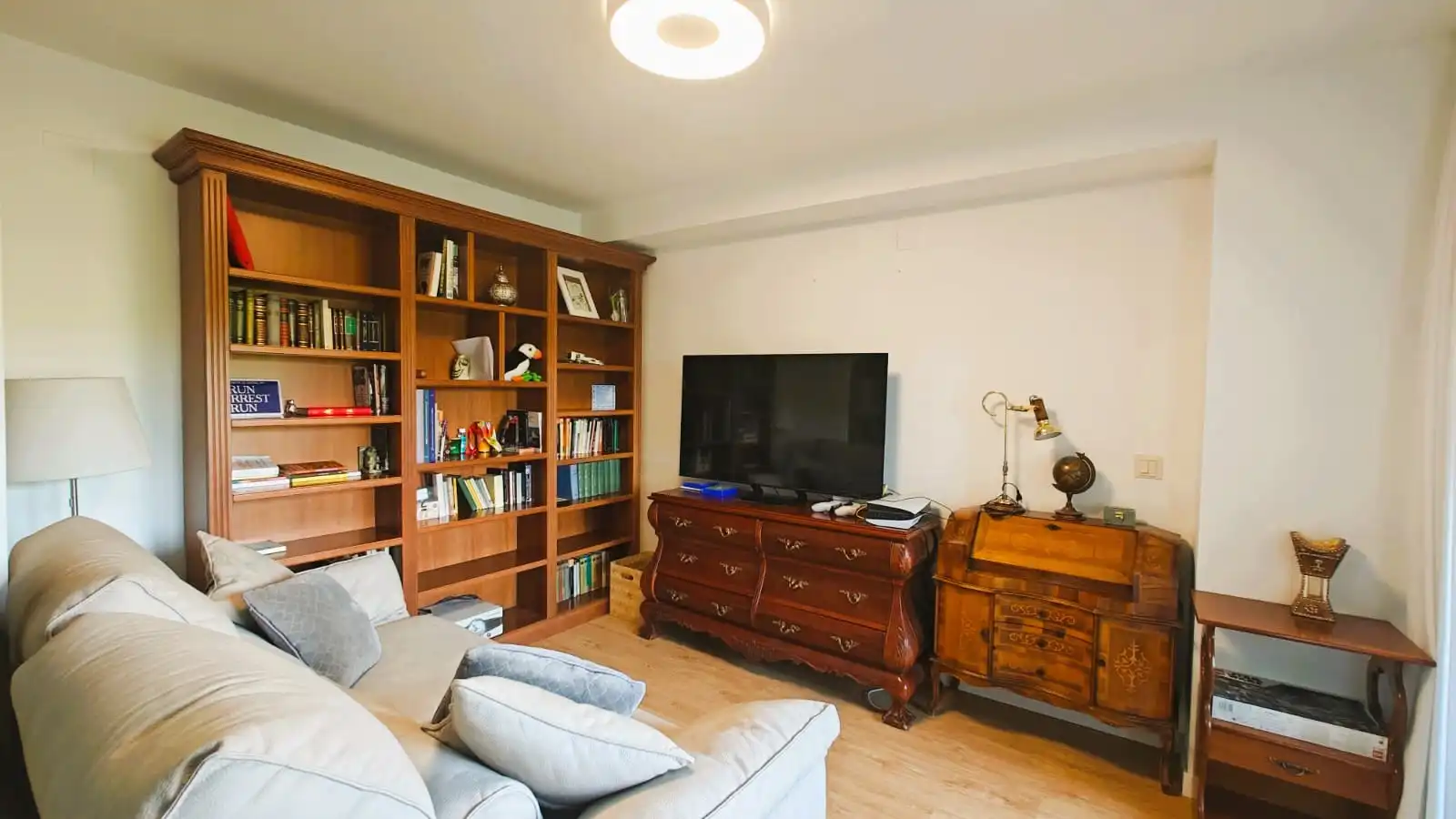 Living room of Flat for sale in Valencia  with Air Conditioner, Furnished and Oven