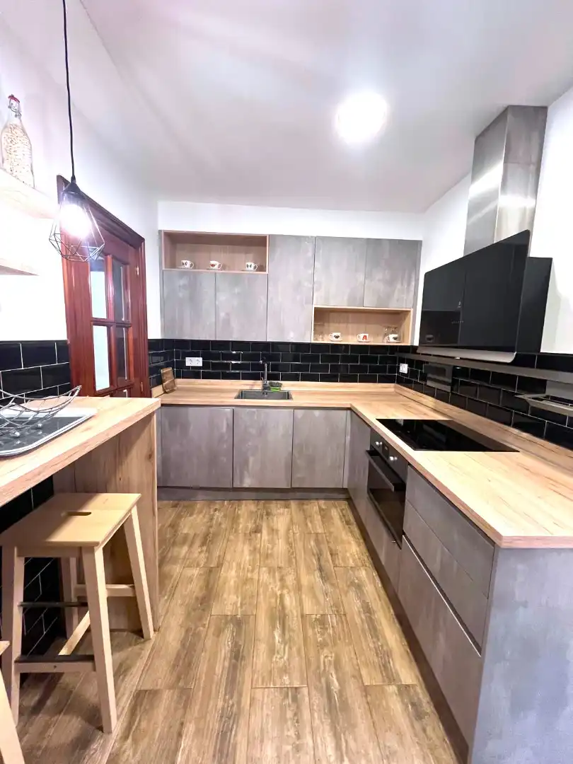 Cocina de Planta baja en venta en Castro-Urdiales con Calefacción, Jardín privado y Parquet