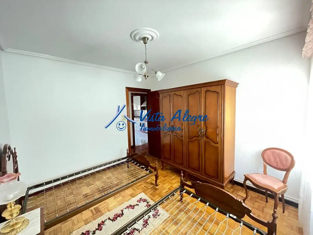 Piso en venta en Haro con Calefacción, Terraza y Amueblado