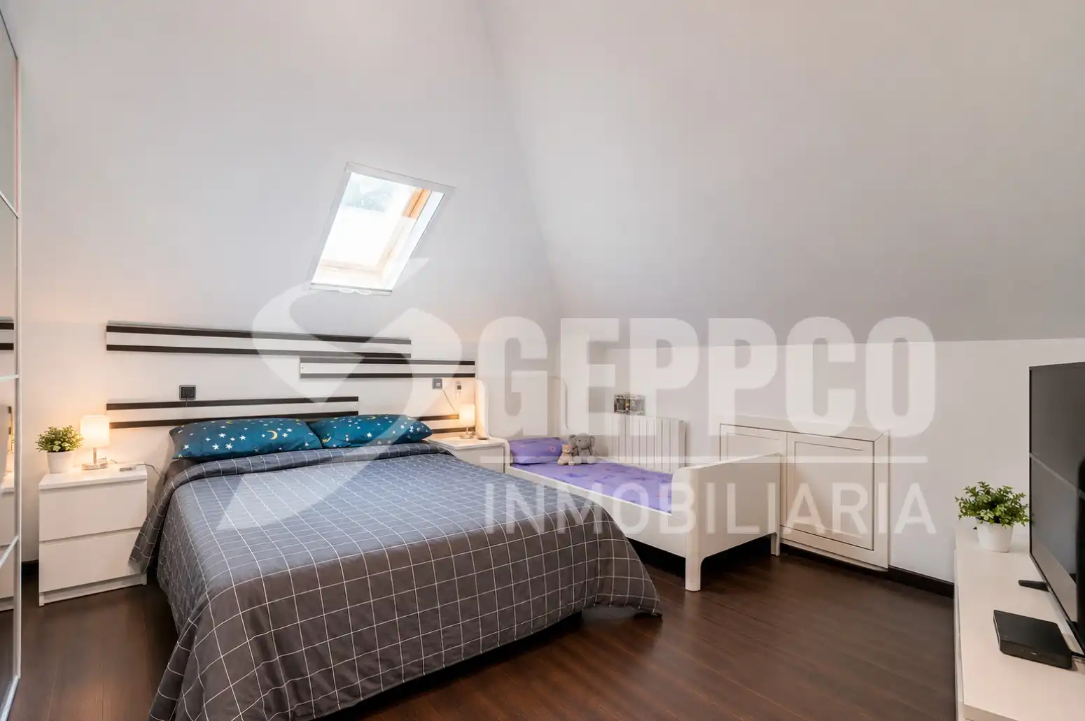 Habitación de Dúplex en venta en Villalbilla con Aire acondicionado