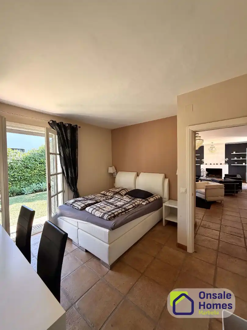 Bedroom of Houses for rent in Marbella  with Air Conditioner, Private garden and Terrace