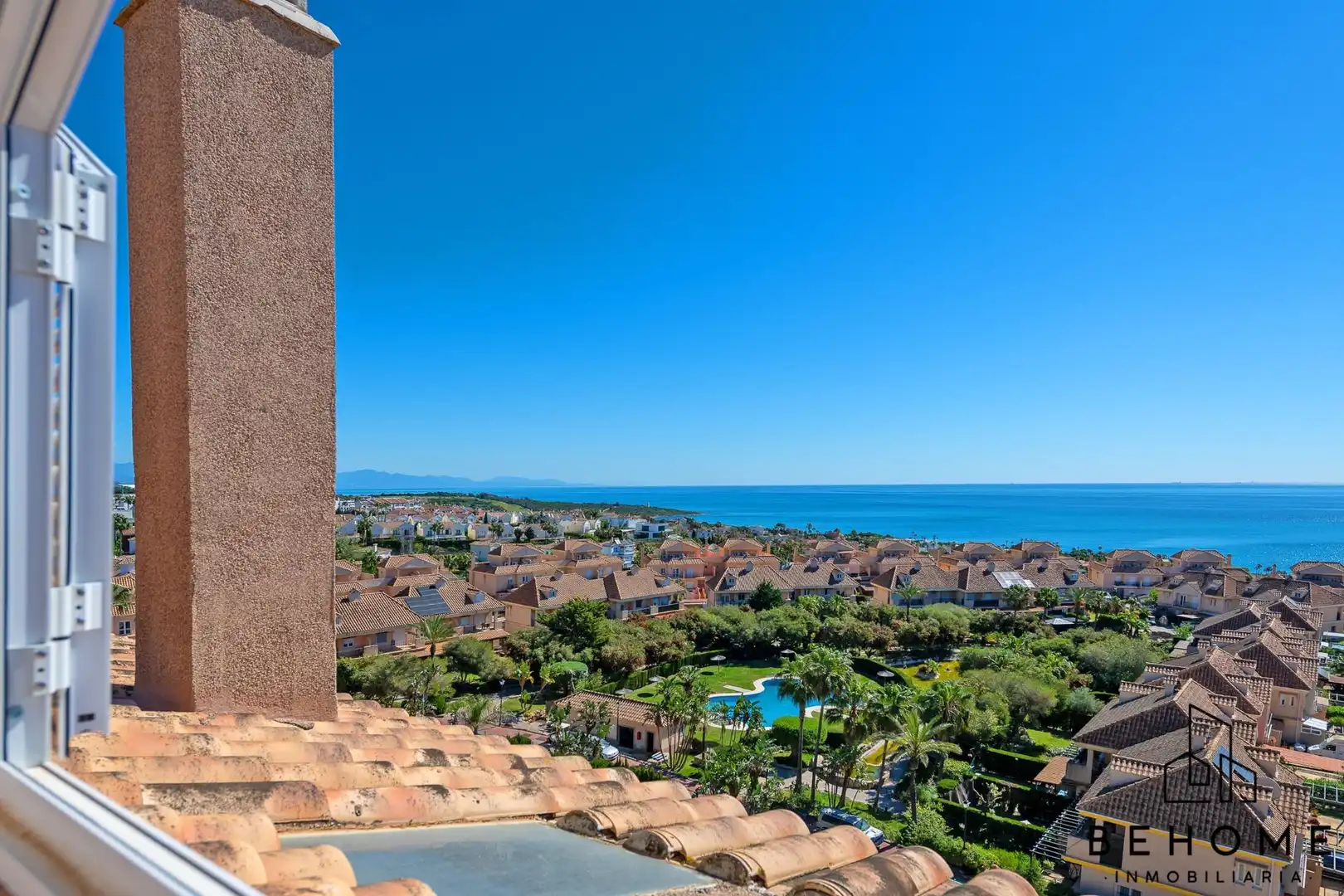 Vista exterior de Ático en venta en La Alcaidesa con Jardín privado, Terraza y Piscina comunitaria