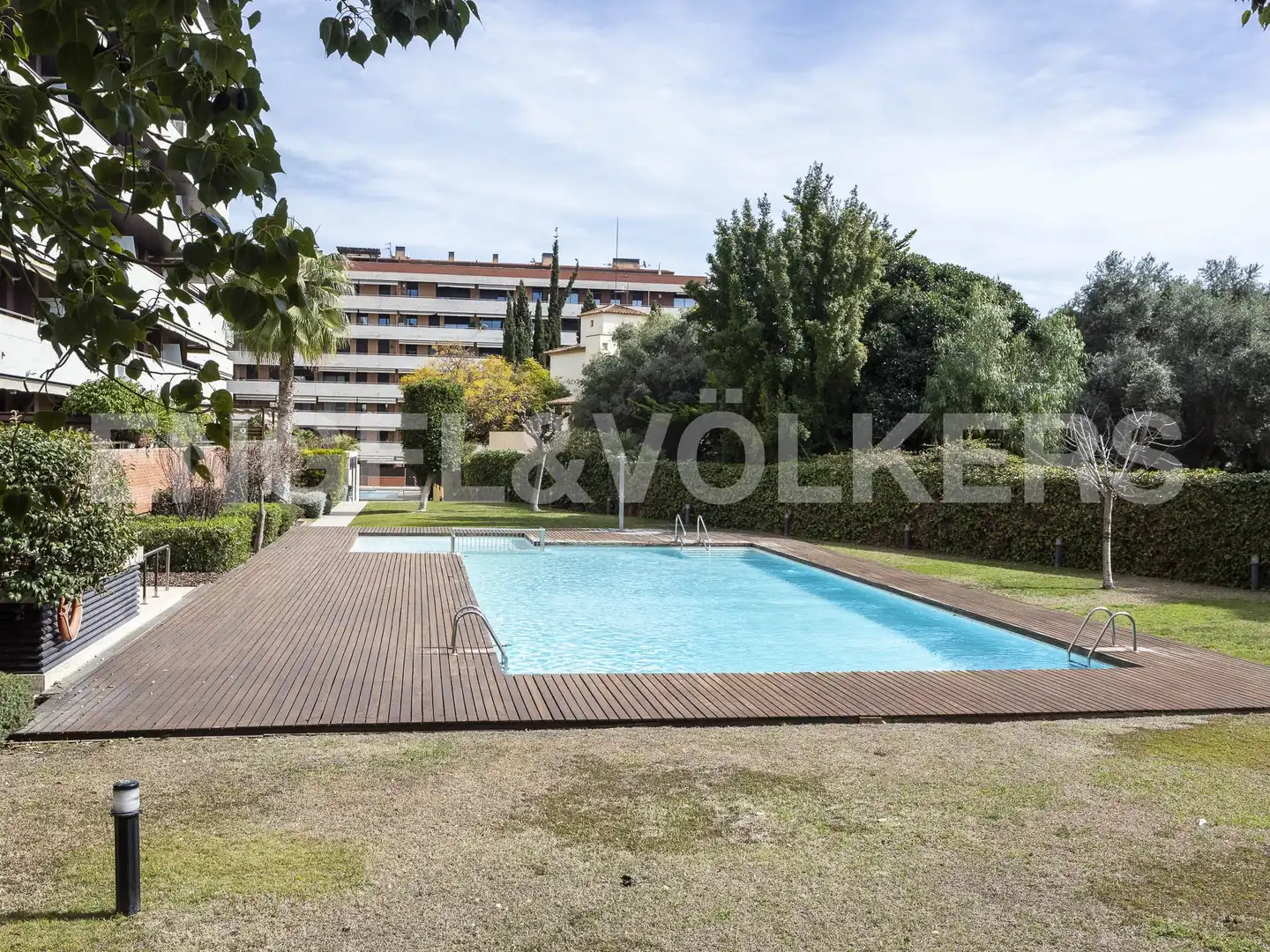 Swimming pool of Flat for sale in Vilanova i la Geltrú  with Air Conditioner, Heating and Private garden