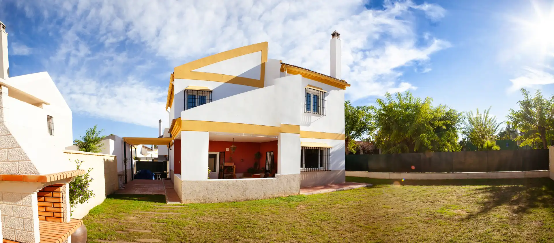Exterior view of Houses for sale in Espartinas  with Air Conditioner, Private garden and Oven