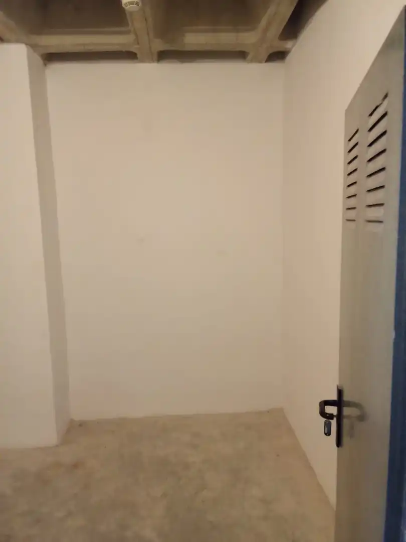 Storage room for sale in Granada