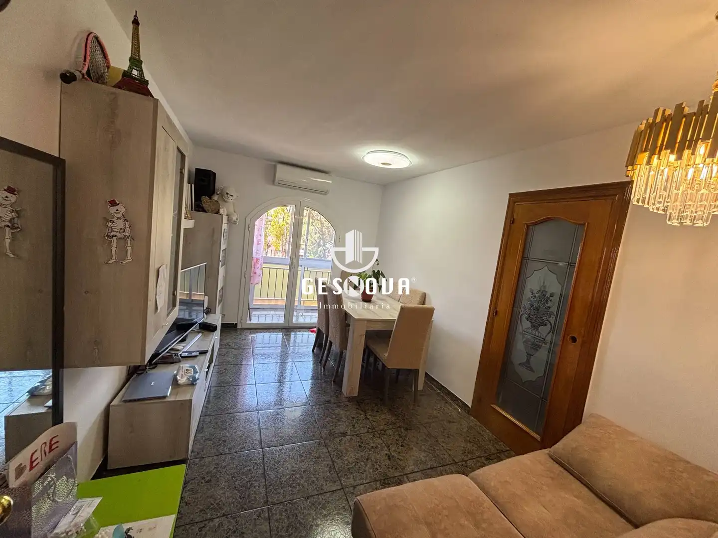 Sala de estar de Piso en venta en Sant Feliu de Llobregat con Aire acondicionado y Balcón