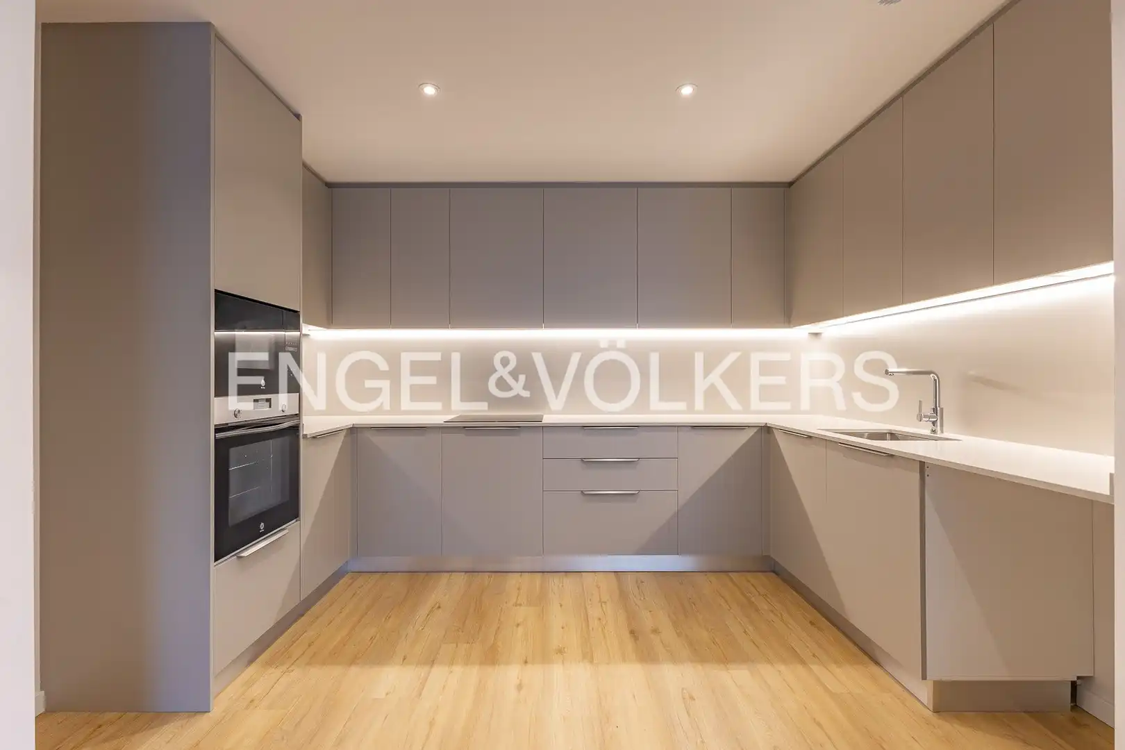 Cocina de Planta baja de alquiler en Sabadell con Aire acondicionado, Calefacción y Terraza