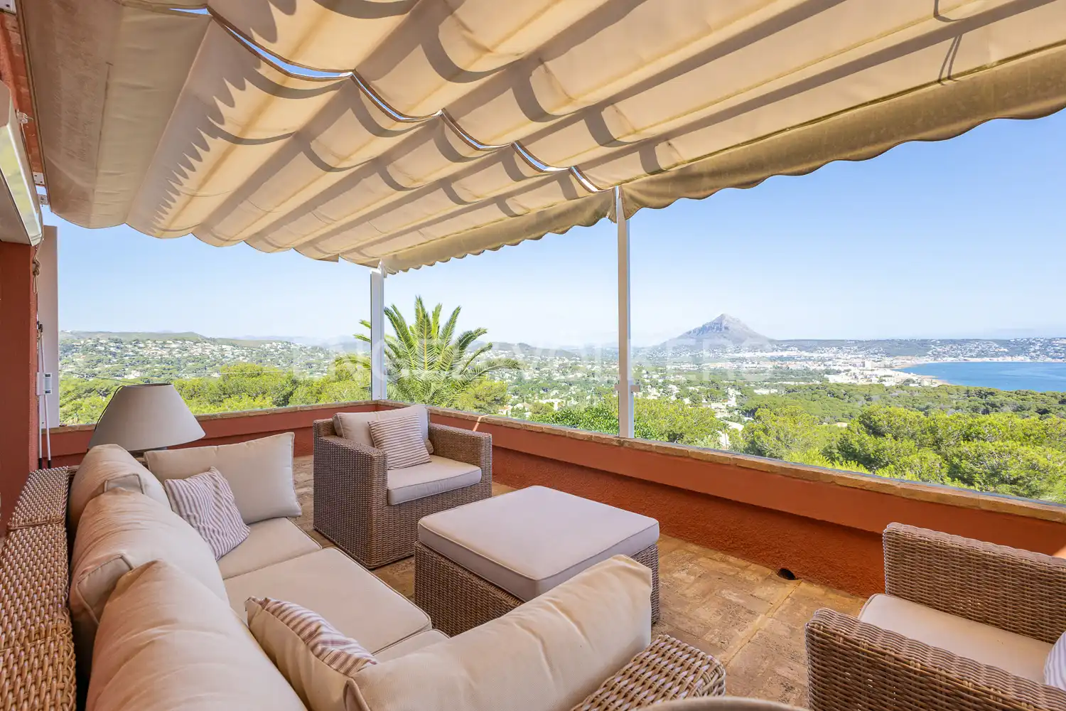 Terrasse von Haus oder Chalet zur Miete in Jávea / Xàbia mit Klimaanlage, Heizung und Privatgarten