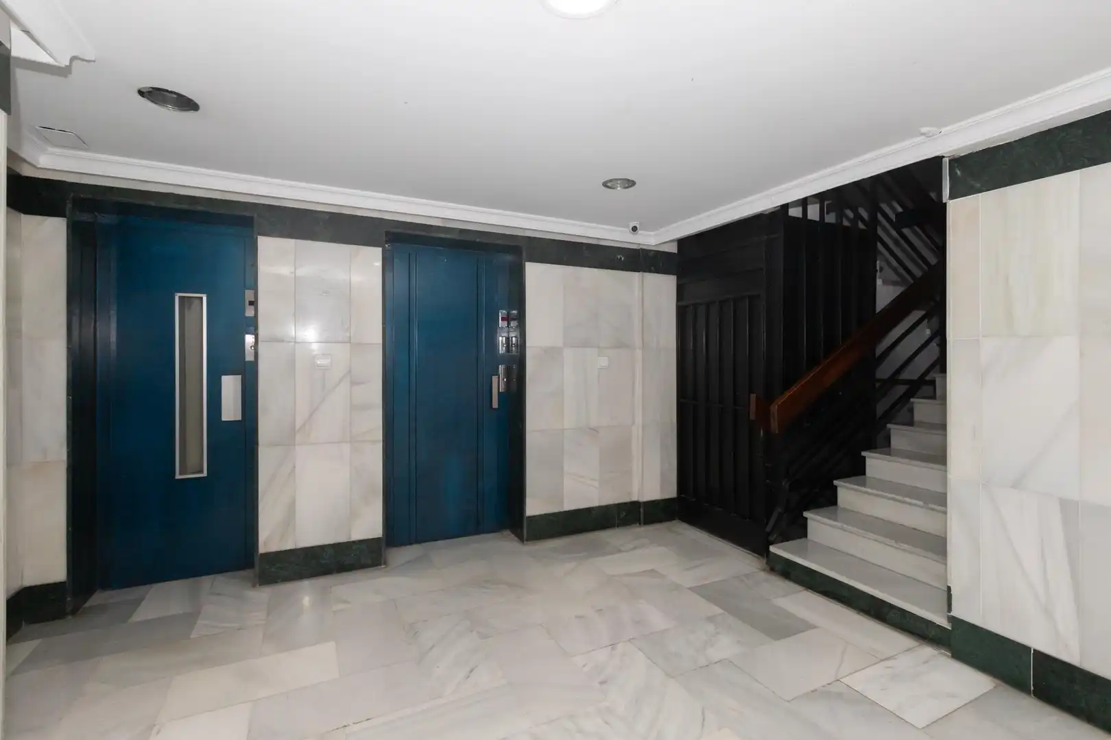 Piso en venta en AYALA, Parque Ayala - Jardín de la Abadía - Huelín