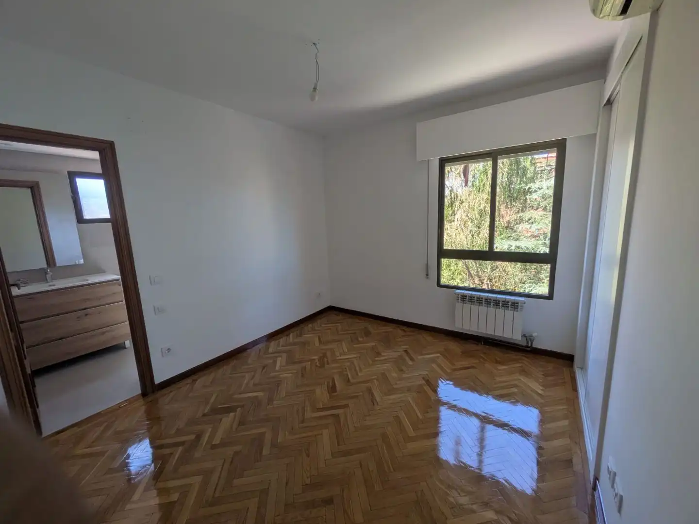 Schlafzimmer von Wohnung zur Miete in Madrid mit Klimaanlage, Heizung und Parkett