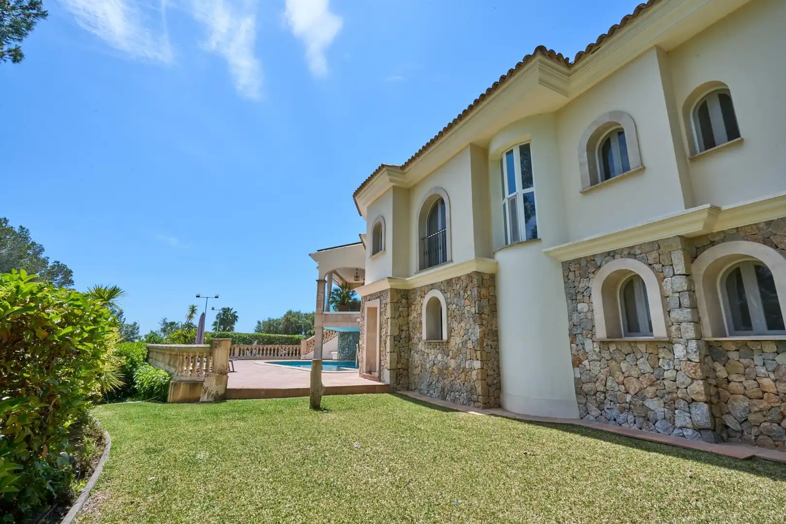Vista exterior de Casa o xalet en venda en  Palma de Mallorca amb Aire condicionat, Jardí privat i Parquet