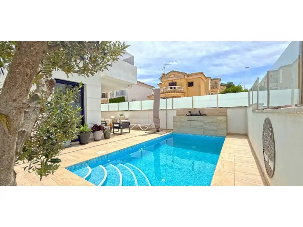 House with pool for sale in Calle la Sagra, imagen 3
