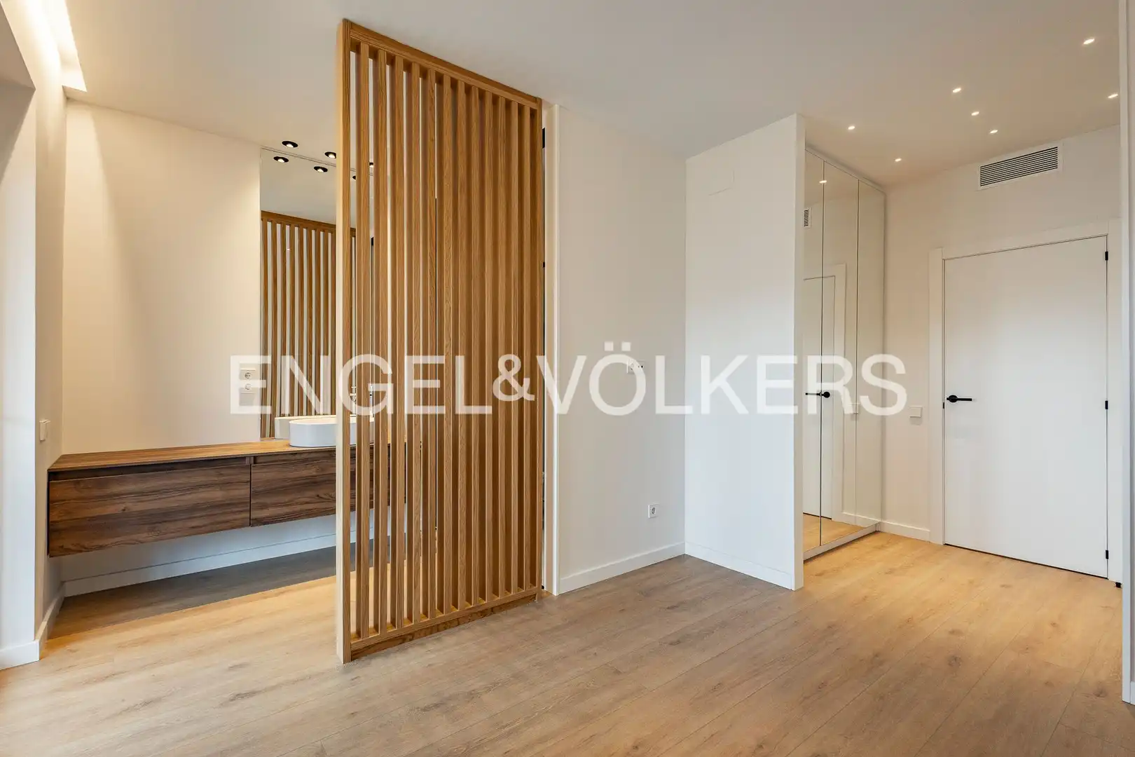 Piso en venta en Barcelona con Aire acondicionado, Calefacción y Balcón