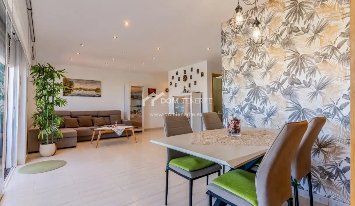 Sala d'estar de Pis en venda en San Miguel de Abona amb Terrassa, Piscina i Moblat