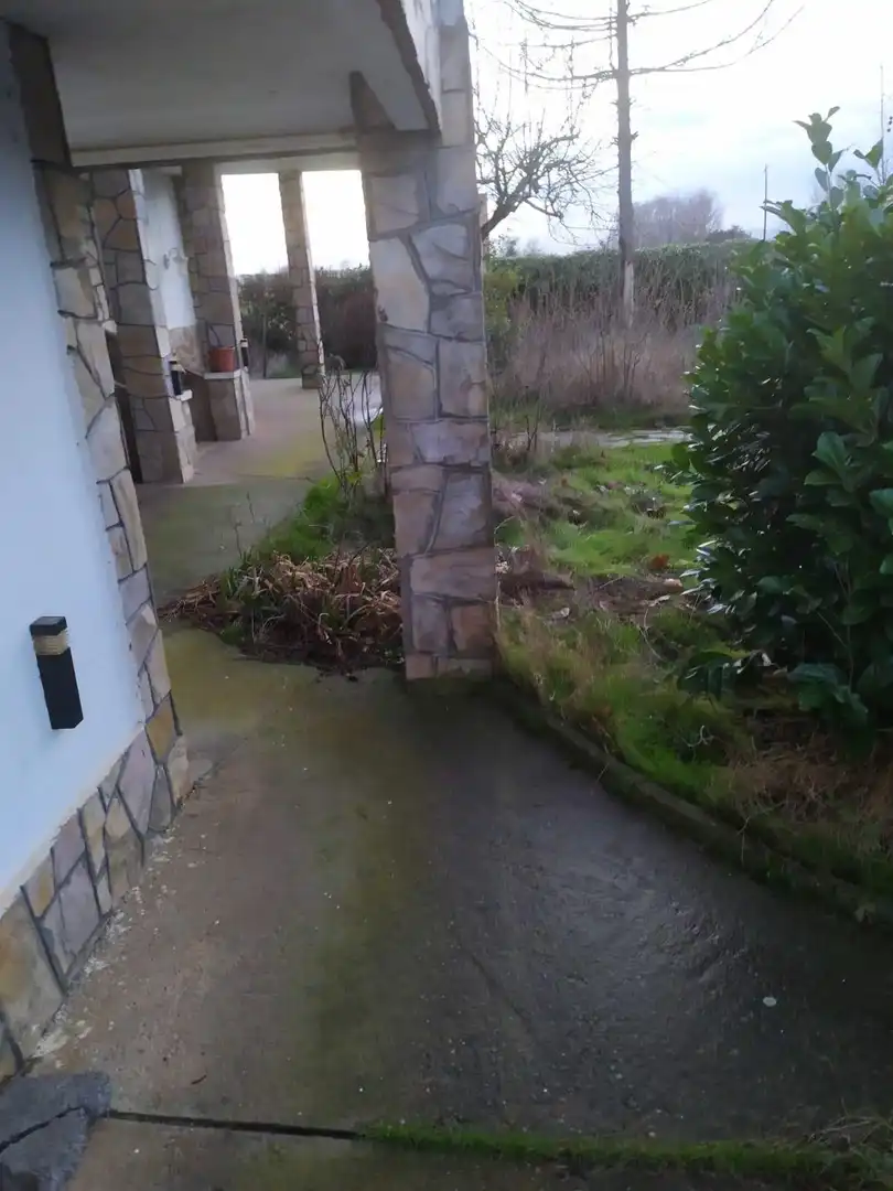 Jardín de Casa o chalet en venta en Pozuelo del Páramo con Calefacción, Terraza y Amueblado