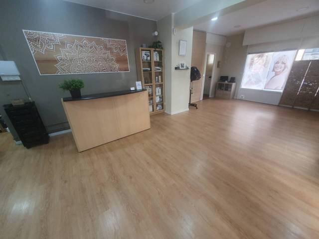 Local comercial en Alquiler en Aribau en Campoamor