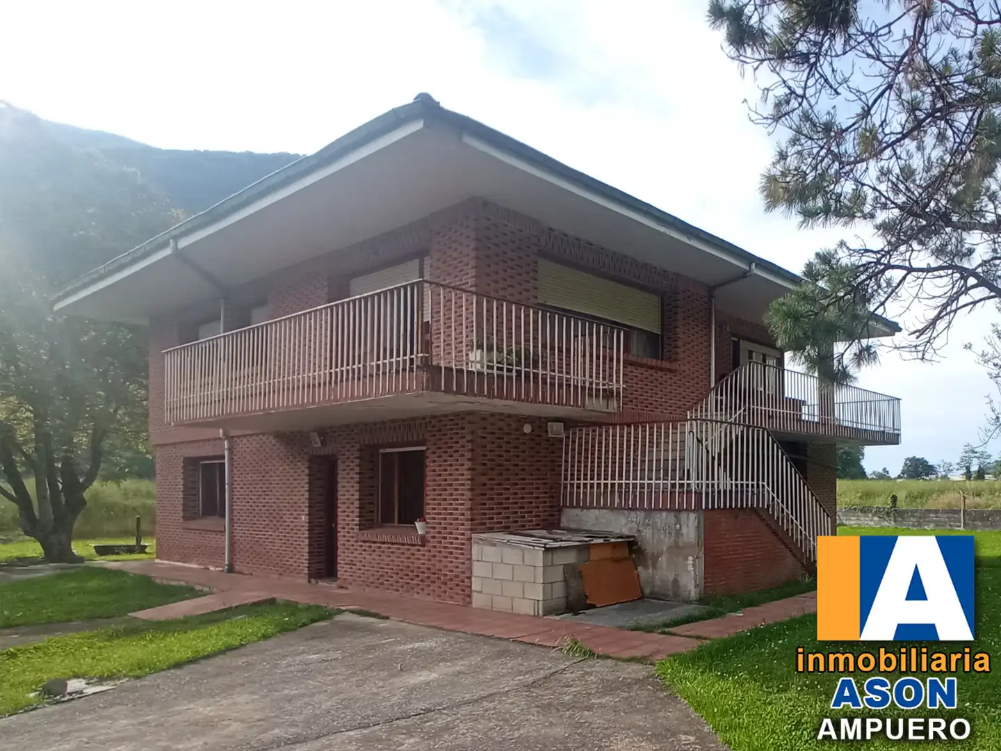 Vista exterior de Casa o chalet en venta en Ampuero con Jardín privado, Parquet y Terraza