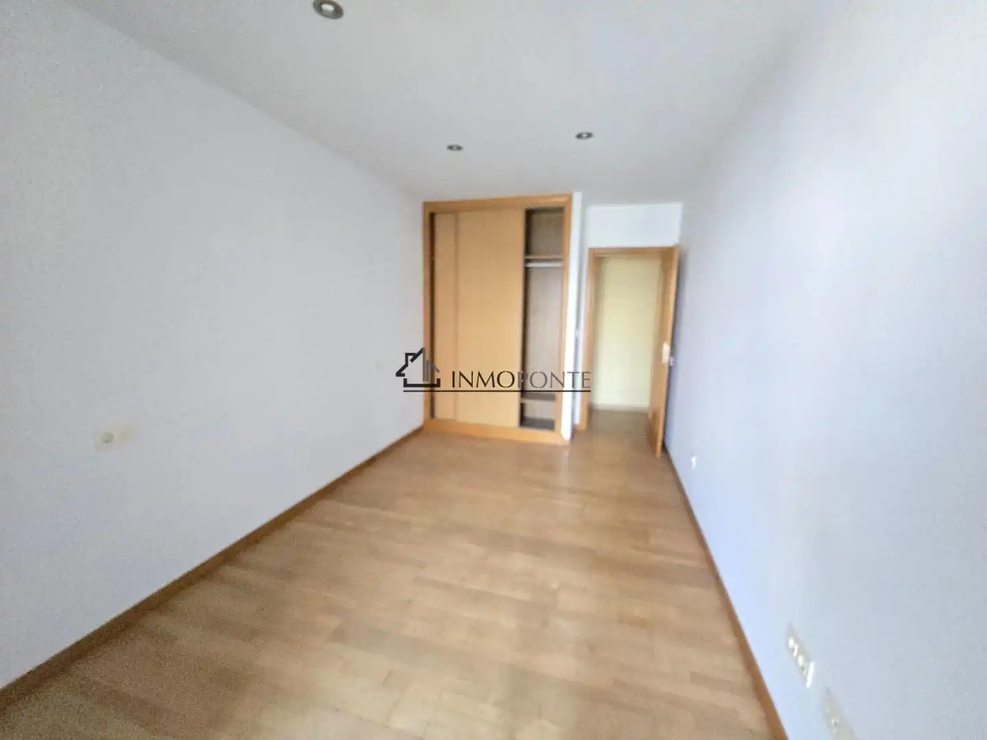 Habitación de Piso en venta en Marín con Calefacción y Balcón
