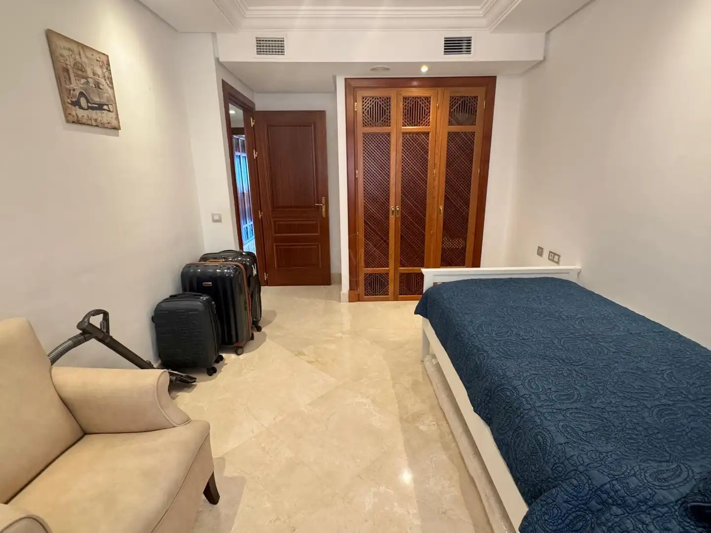 Habitación de Apartamento en venta en Estepona con Aire acondicionado, Terraza y Piscina
