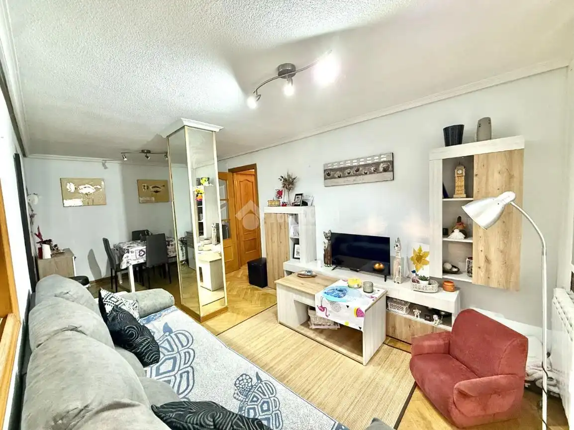 Sala de estar de Piso en venta en Madrid con Calefacción y Amueblado