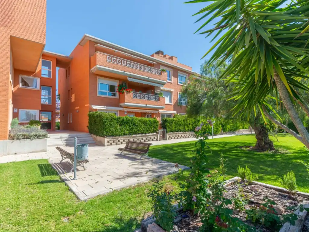 Vista exterior de Apartament en venda en Alicante / Alacant amb Aire condicionat i Internet