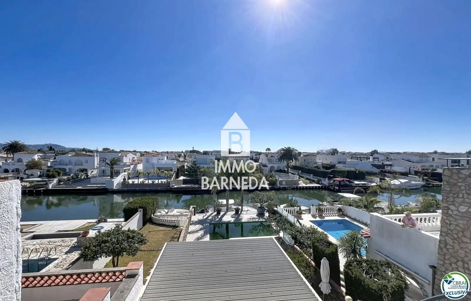 Garden of Houses for sale in Empuriabrava  with Air Conditioner, Terrace and Swimming Pool