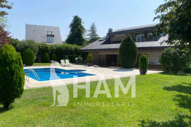 Casa-chalet en Venta en  MONTE HIJEDO en El Olivar de Mirabal