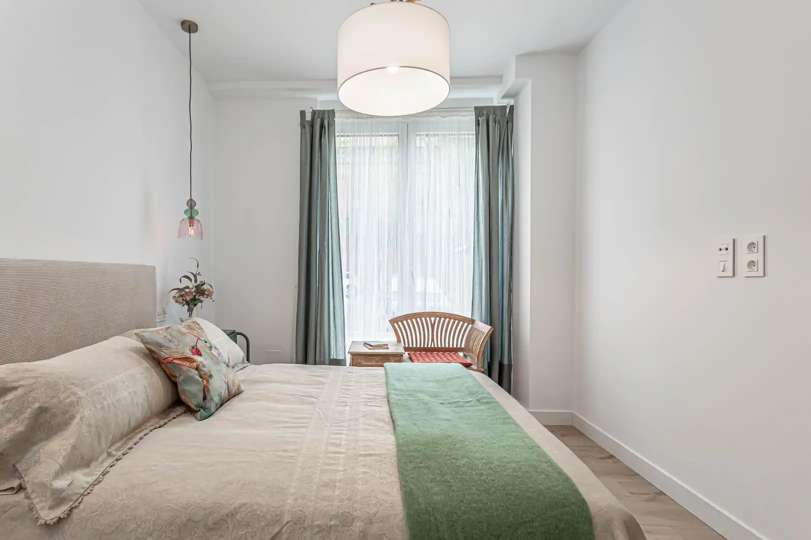 Bedroom of Flat for rent in Madrid  with Air Conditioner, Heating and Parquet flooring