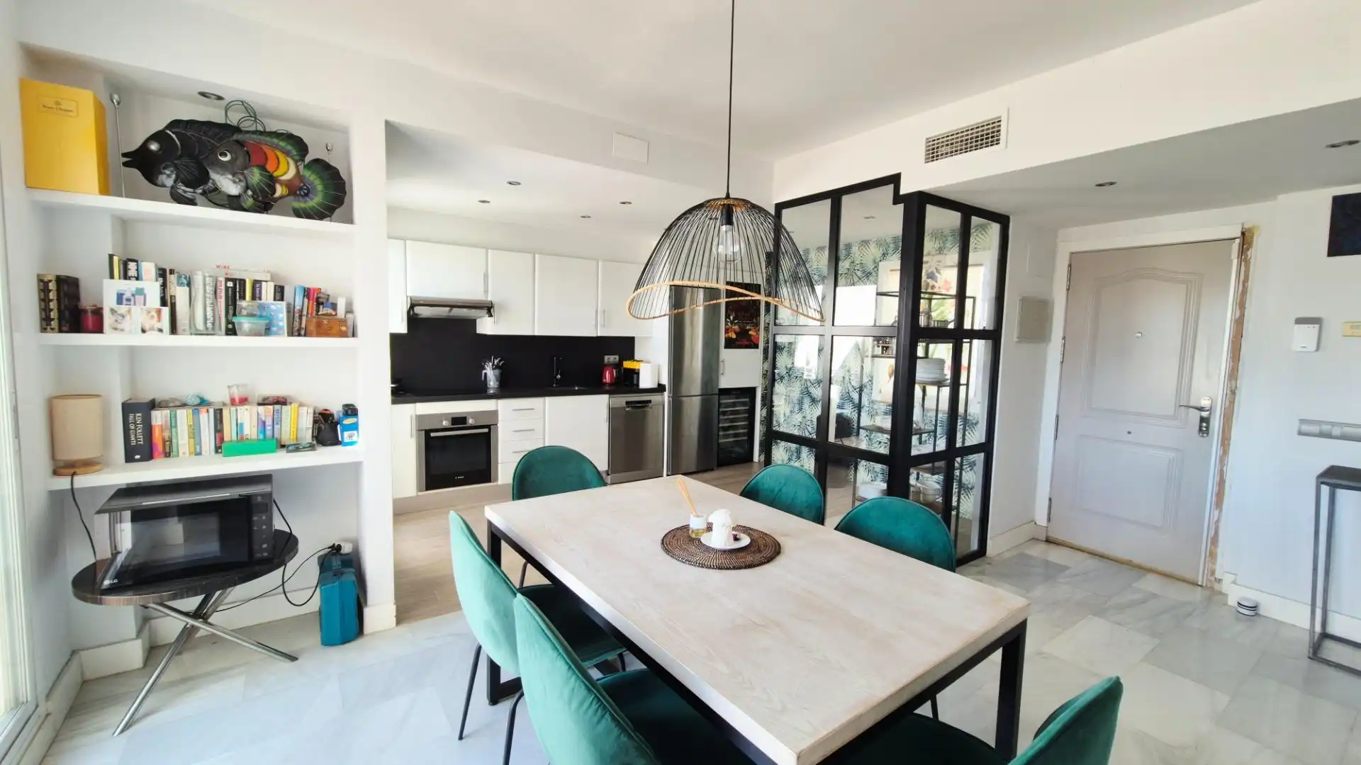 Menjador de Apartament en venda en Nueva Andalucía