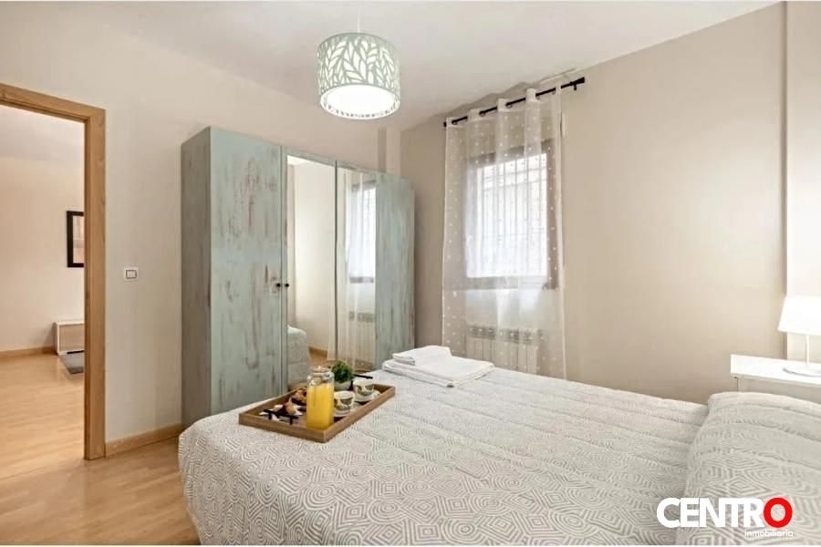 Dormitori de Apartament en venda en  Granada Capital