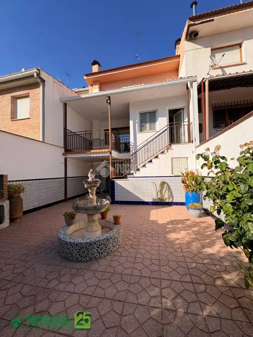 Casa adosada en venda a C. Real, Corral de Almaguer