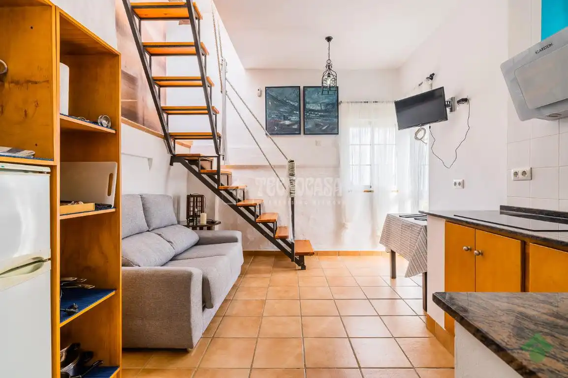 Sala d'estar de Casa o xalet en venda en Conil de la Frontera amb Terrassa i Balcó
