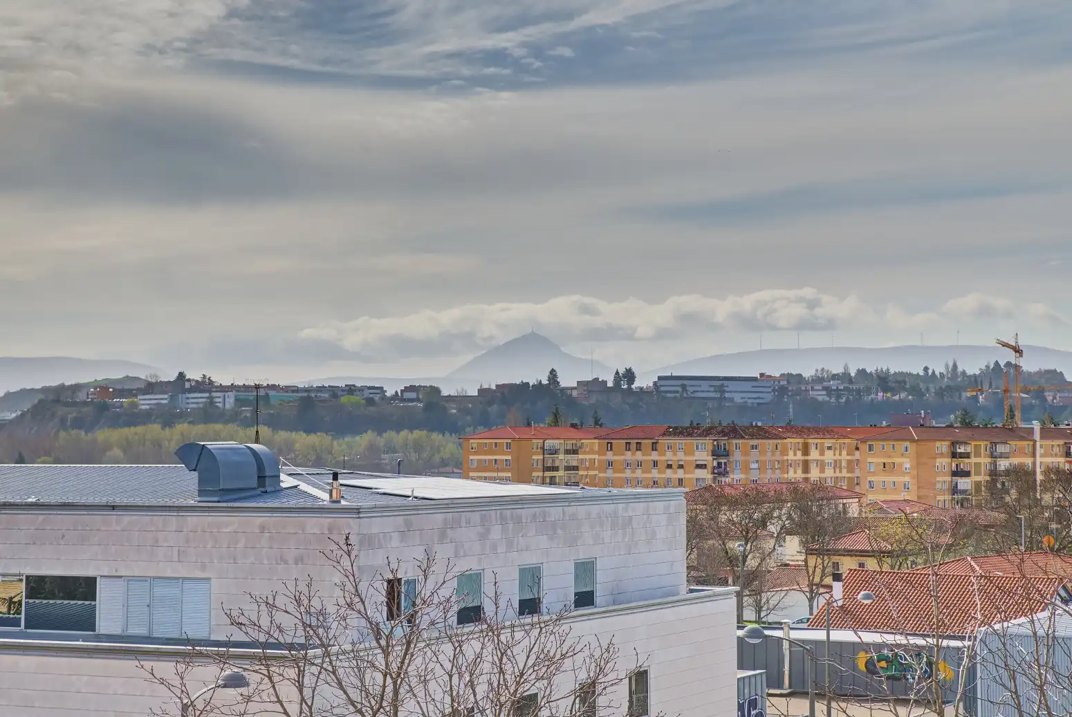 Vista exterior de Piso en venta en  Pamplona / Iruña con Calefacción y Parquet