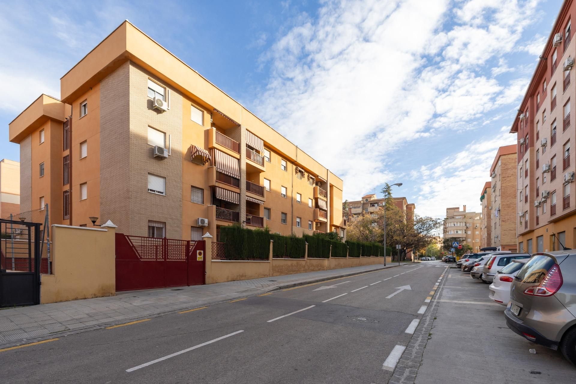 Exterior view of Flat for sale in  Granada Capital  with Air Conditioner, Heating and Private garden