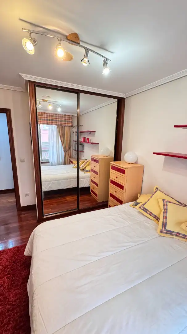 Schlafzimmer von Wohnung zum Verkauf in Arteixo mit Heizung, Parkett und Terrasse