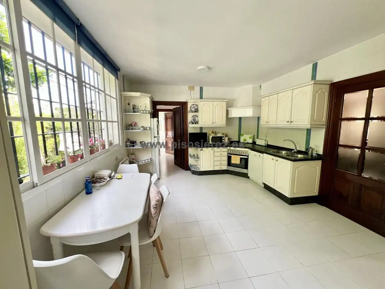 Kitchen of Houses for sale in Jerez de la Frontera