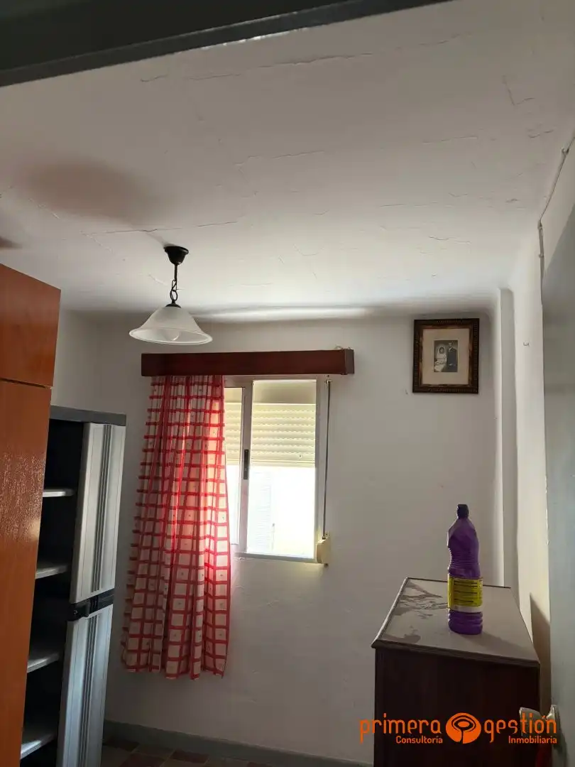 Habitación de Piso en venta en Lora del Río con Balcón