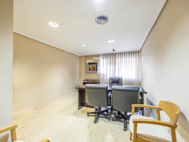 Oficina en Venta en La Roqueta