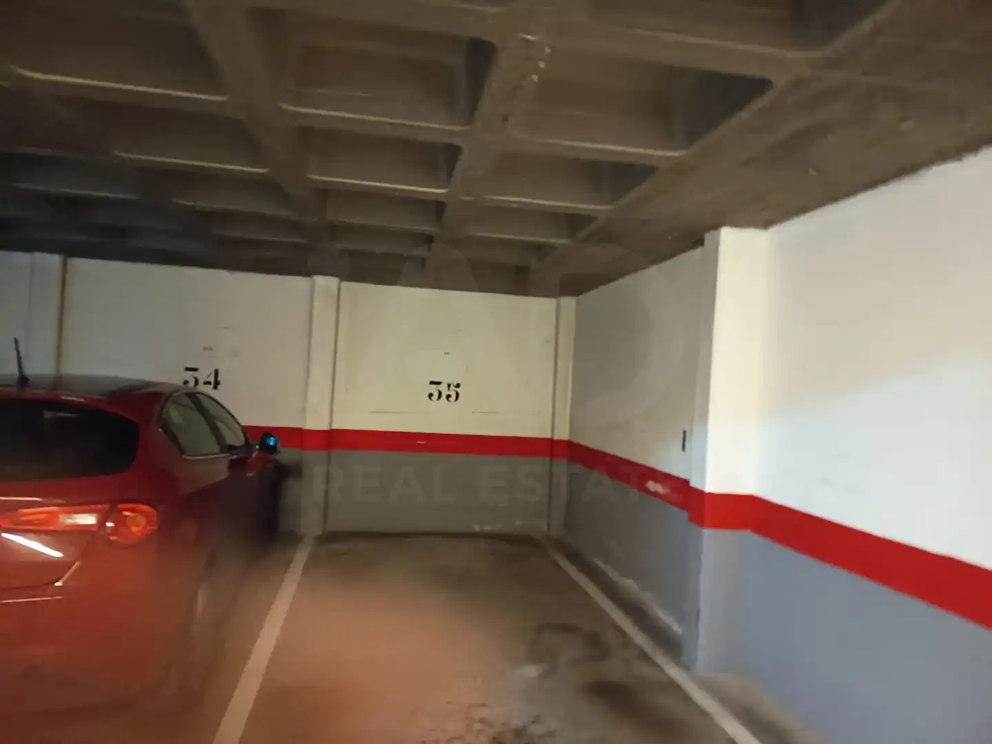 Einzelparkplatz zum Verkauf in Calle de Santa Casilda 2