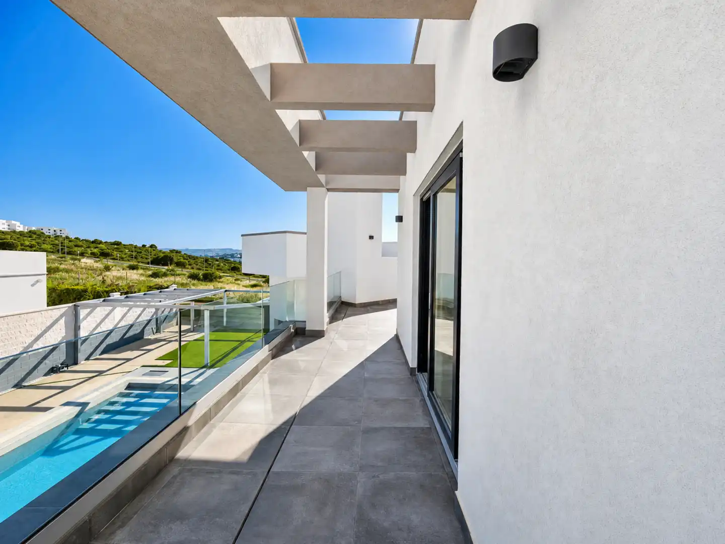 Terrassa de Casa o xalet en venda en Estepona amb Aire condicionat, Jardí privat i Terrassa
