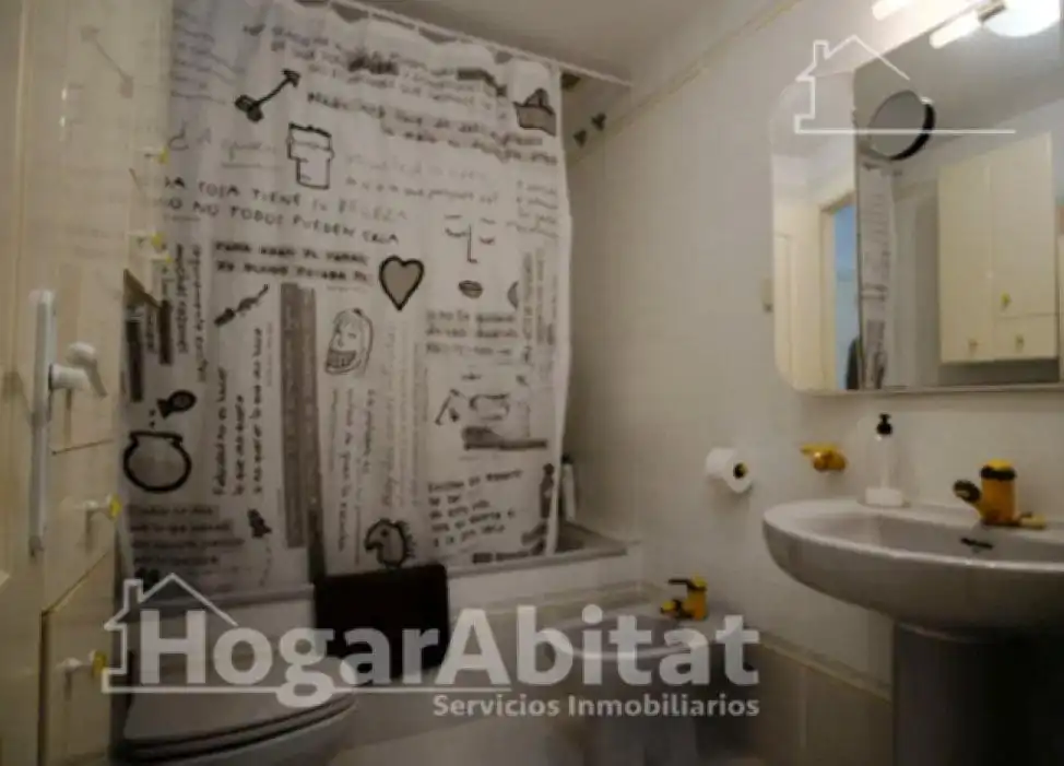 Baño de Piso en venta en Valencia con Aire acondicionado, Calefacción y Terraza
