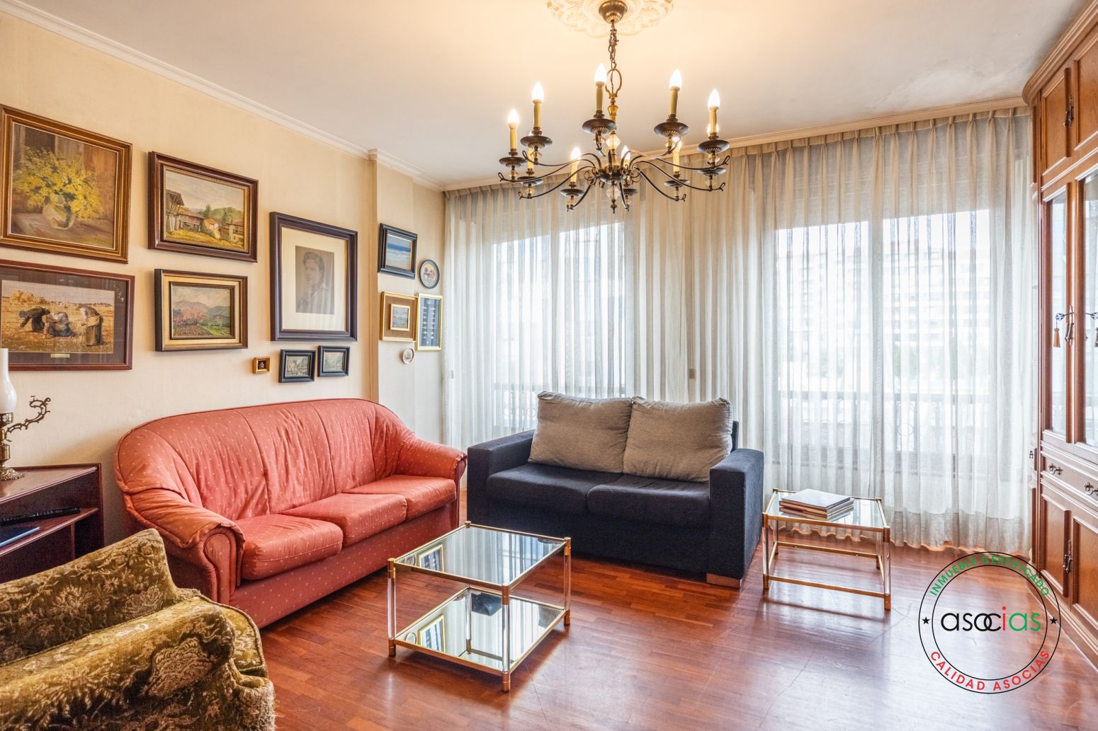 Living room of Flat for sale in Oviedo   with Heating, Parquet flooring and Storage room