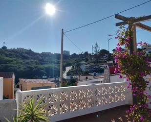 Vista exterior de Casa adosada en venda en Mijas amb Aire condicionat i Terrassa