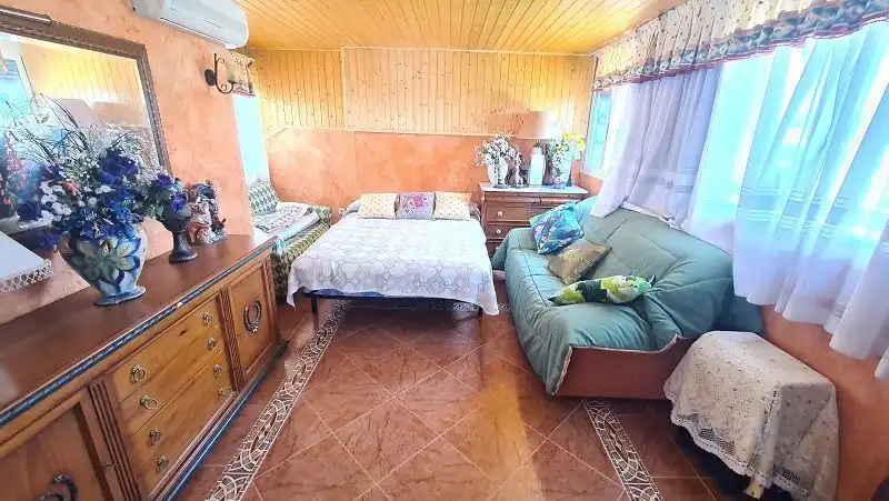 Habitación de Casa o chalet en venta en Torrevieja con Aire acondicionado, Calefacción y Jardín privado