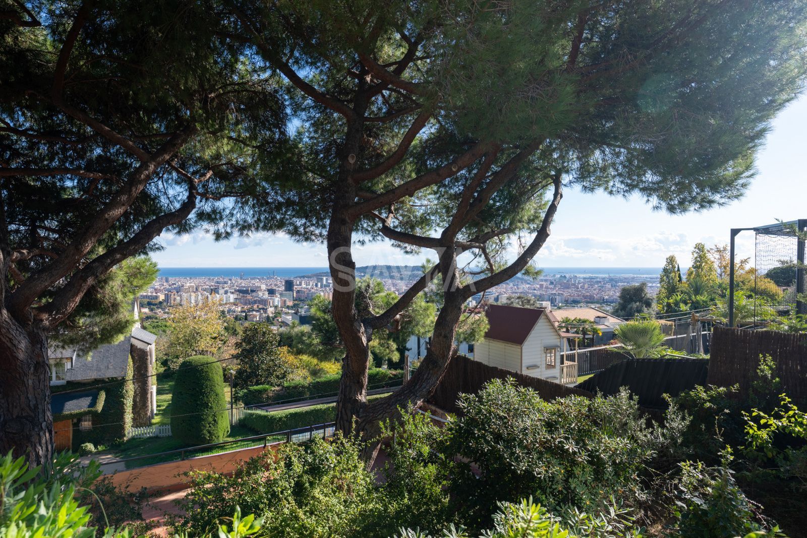 Garden of House or chalet to rent in  Barcelona Capital  with Air Conditioner, Heating and Parquet flooring