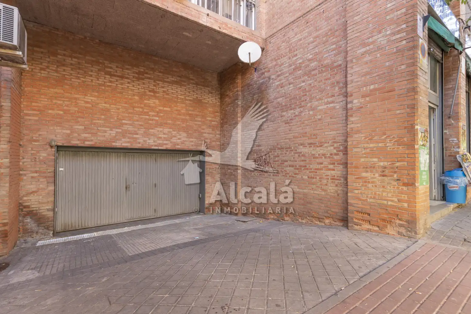 Parking de Piso en venta en Madrid con Calefacción y Terraza