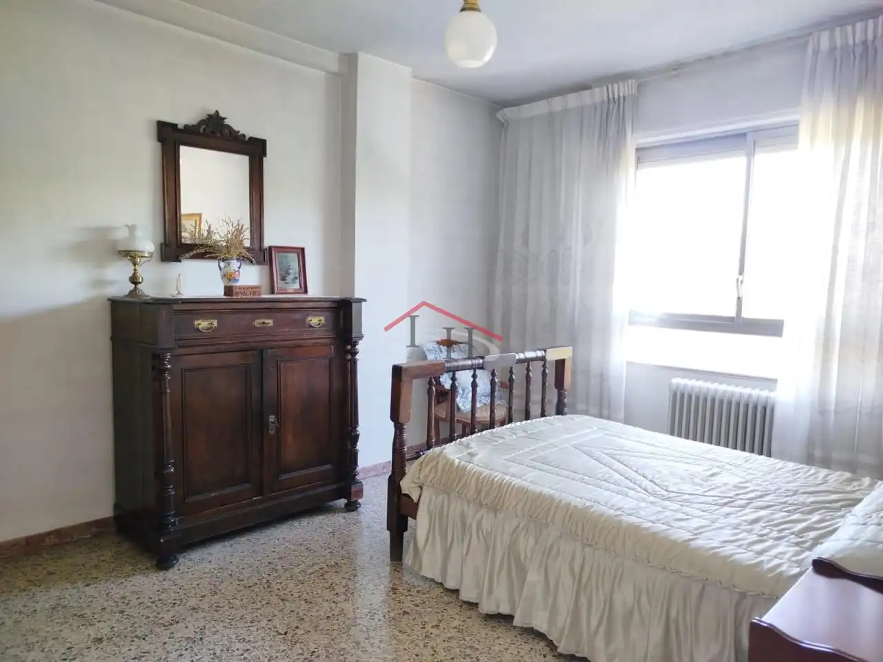 Sala d'estar de Pis en venda en León Capital  amb Calefacció, Terrassa i Moblat