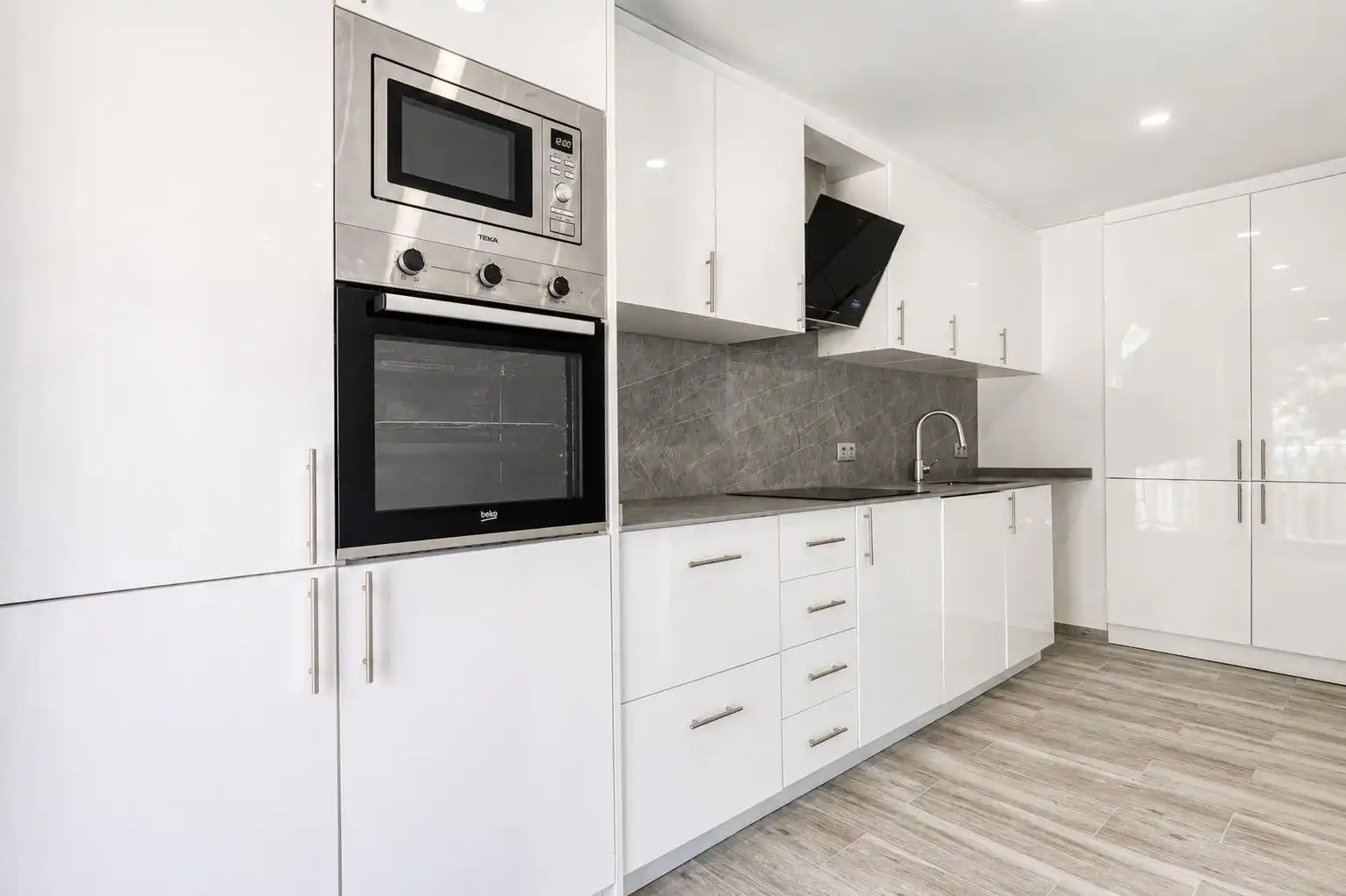 Küche von Wohnung zum Verkauf in Igualada mit Klimaanlage, Privatgarten und Terrasse