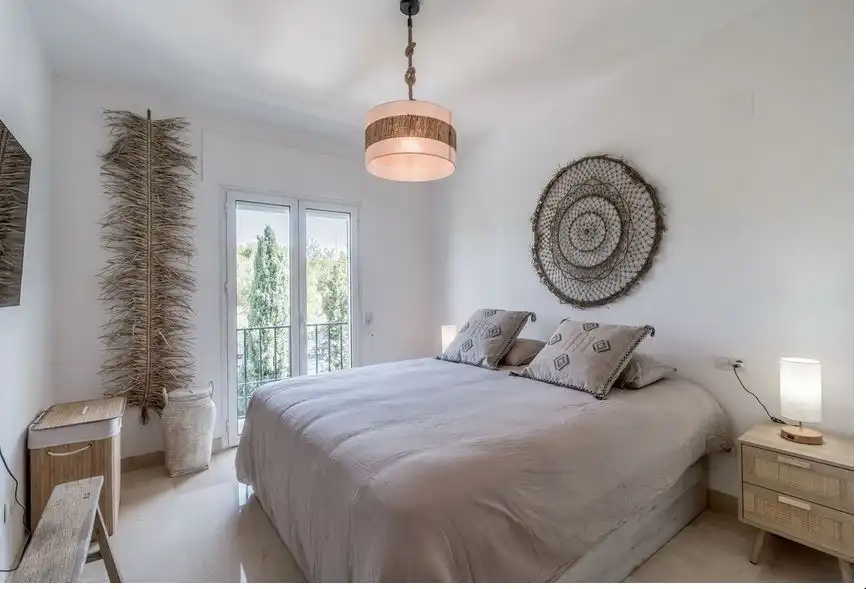 Dormitori de Dúplex en venda en Marbella amb Aire condicionat, Terrassa i Moblat
