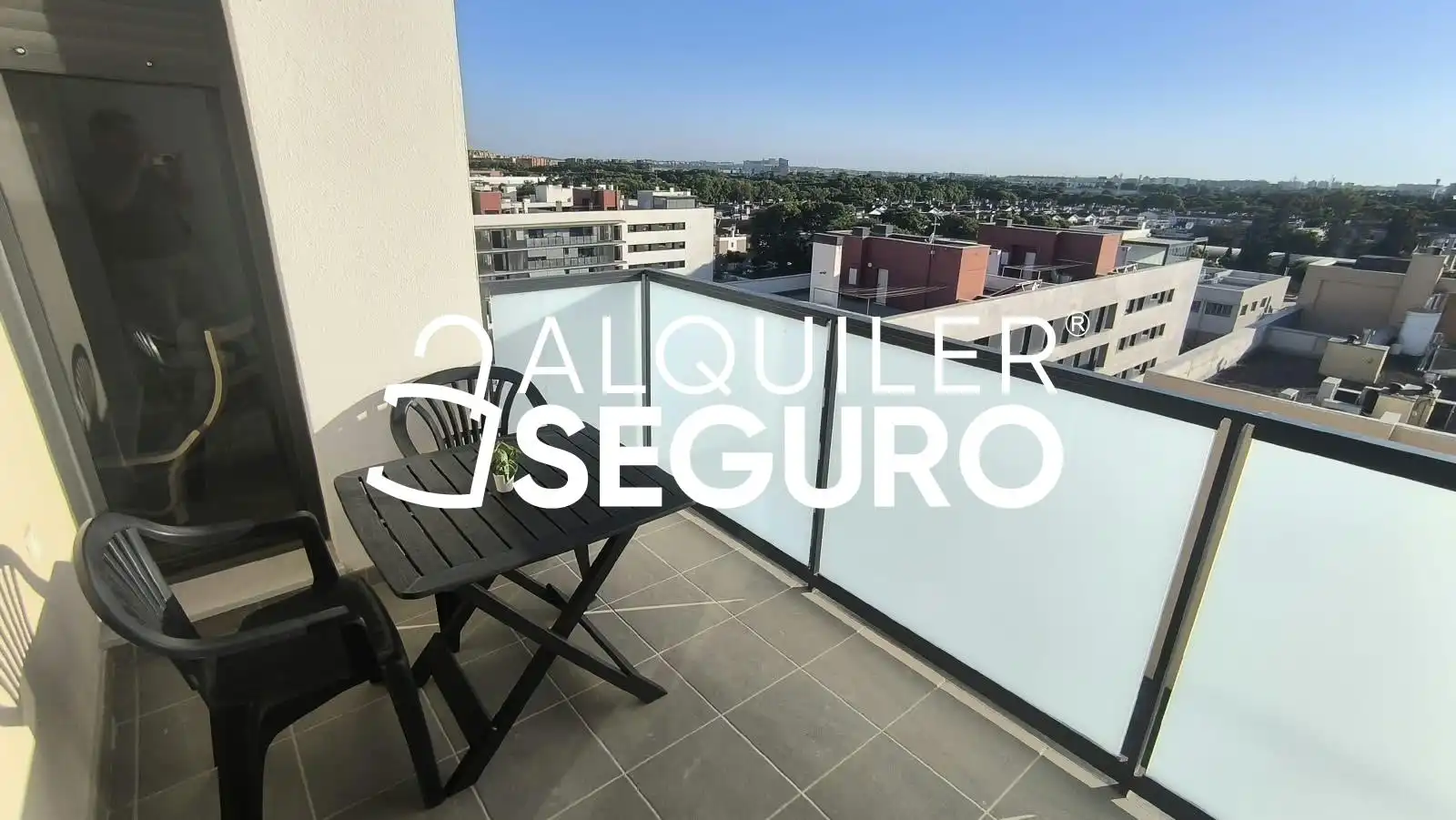 Terraza de Piso de alquiler en Sevilla con Aire acondicionado, Trastero y Piscina